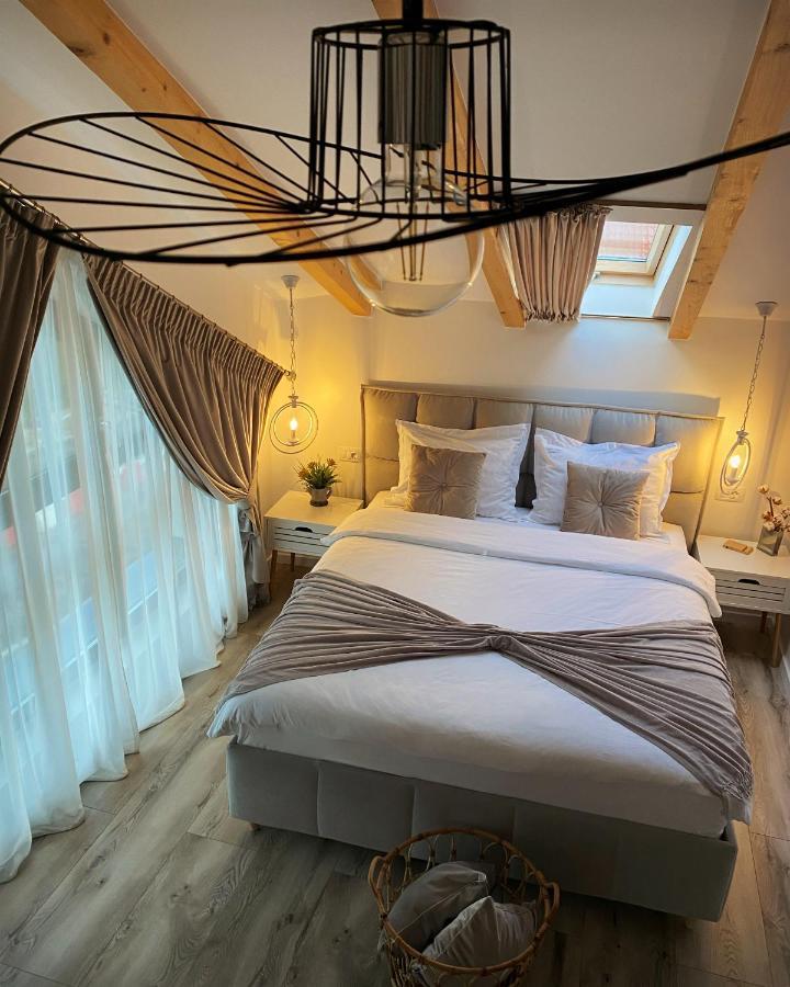 Queen'S Heart Guesthouse 브란 외부 사진